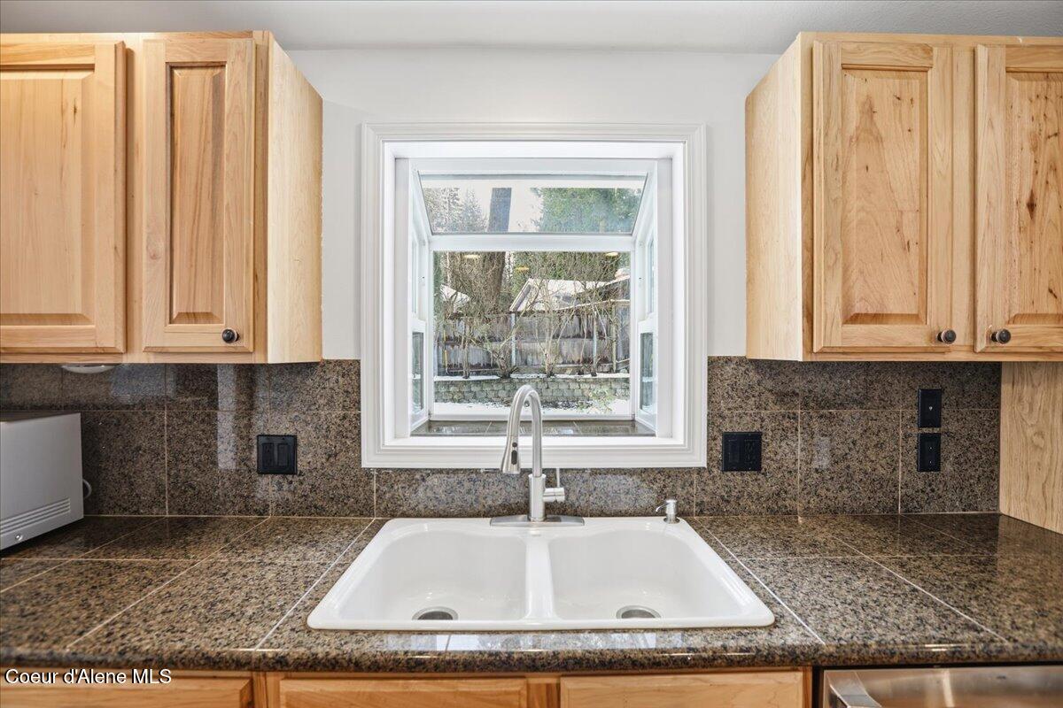 12331 N Avondale LOOP