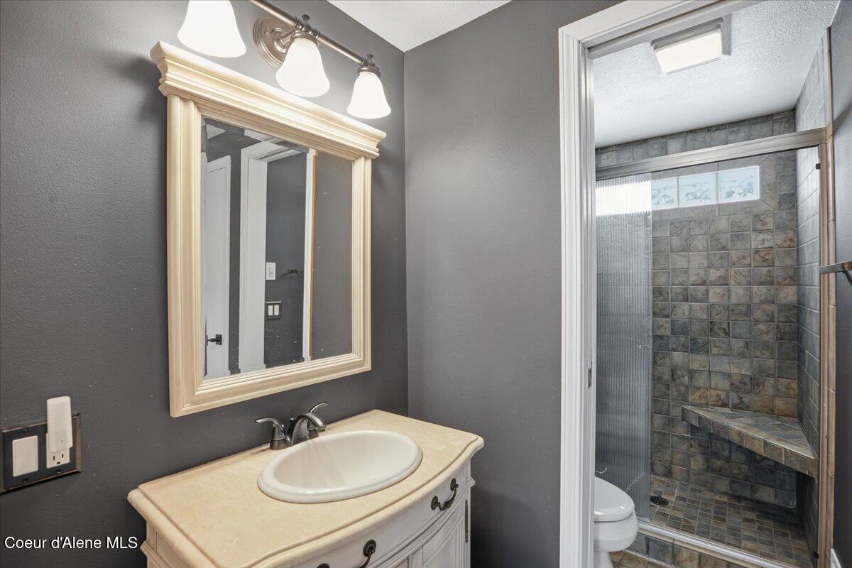 12331 N Avondale LOOP