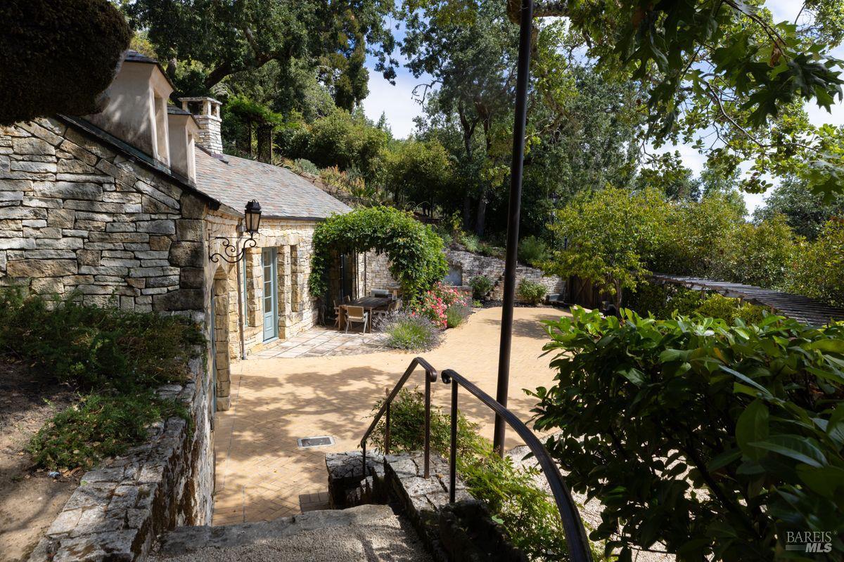 27 Upper Road