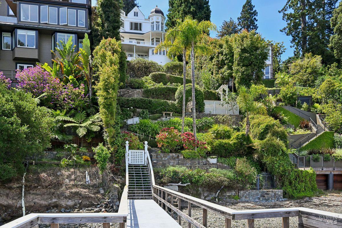 276 Beach Road