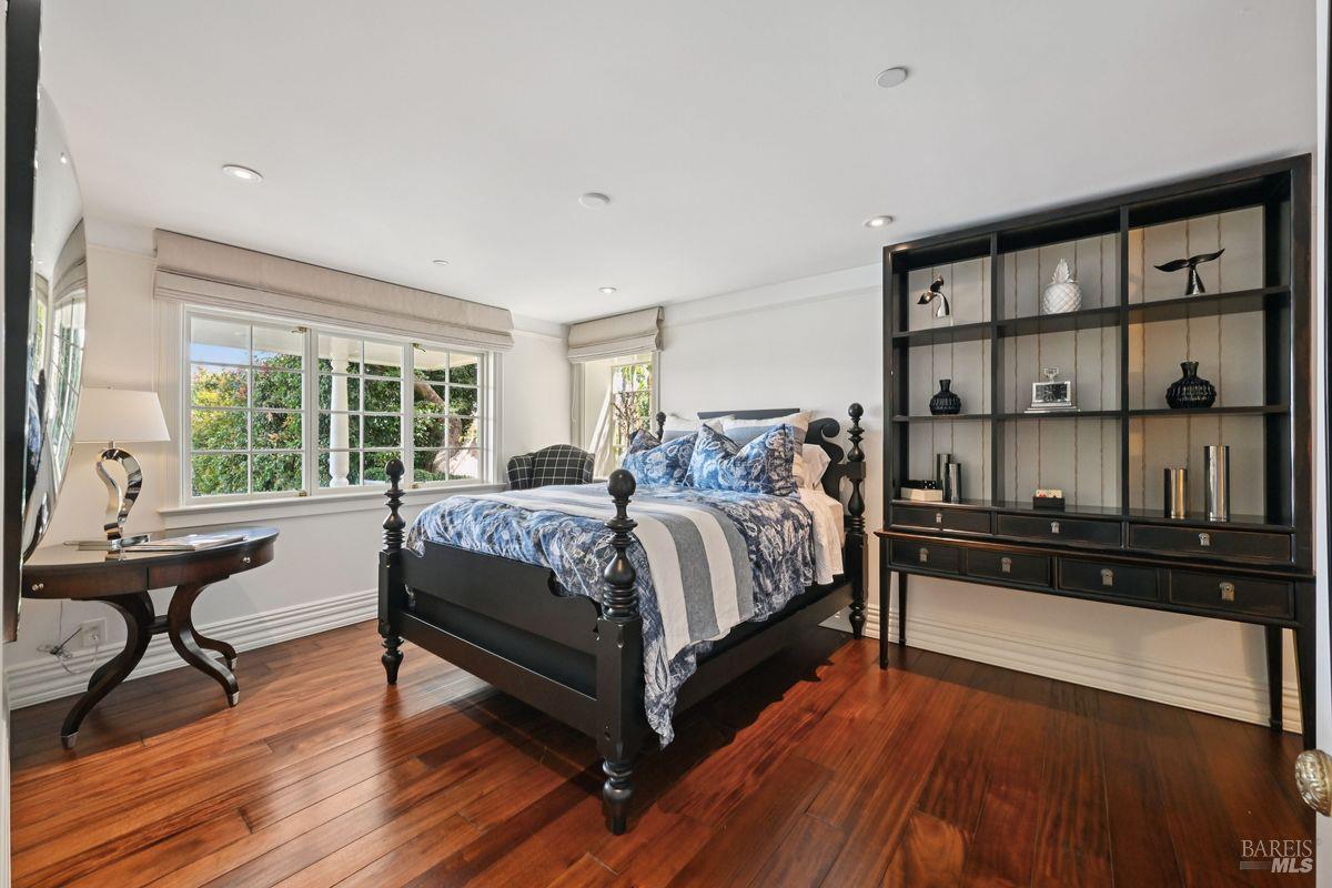 276 Beach Road