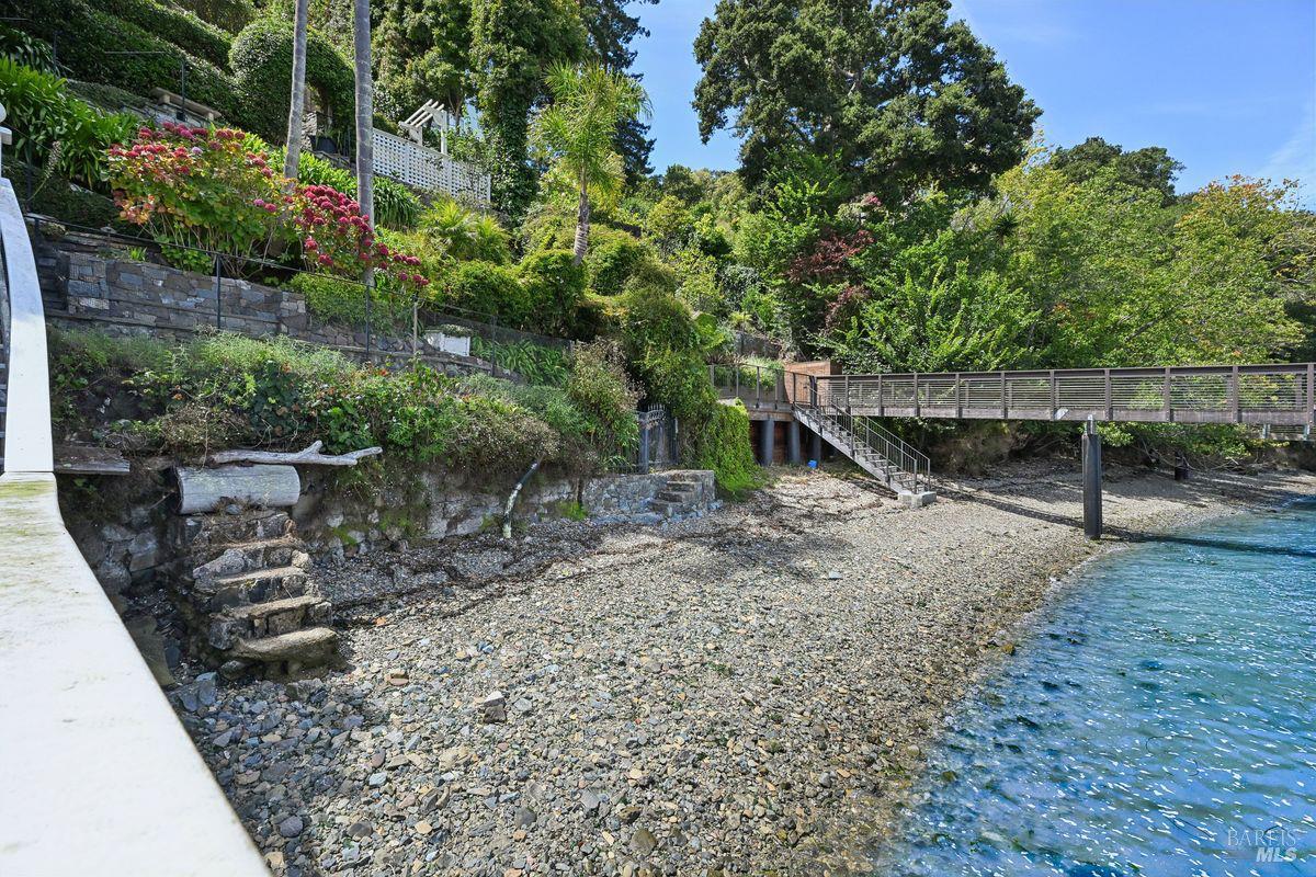 276 Beach Road