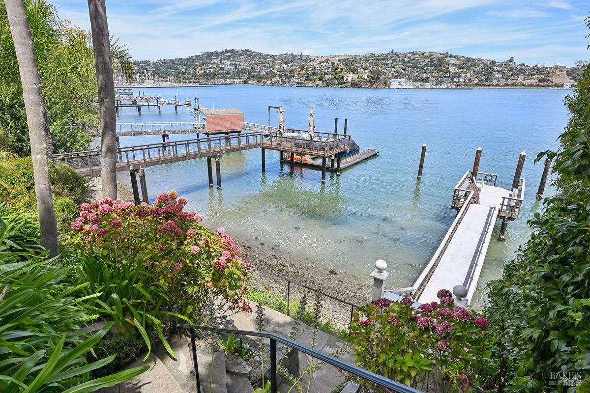 276 Beach Road