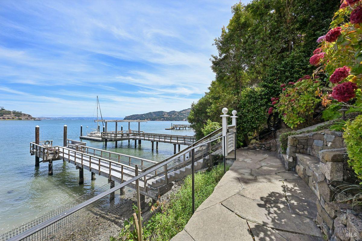 276 Beach Road