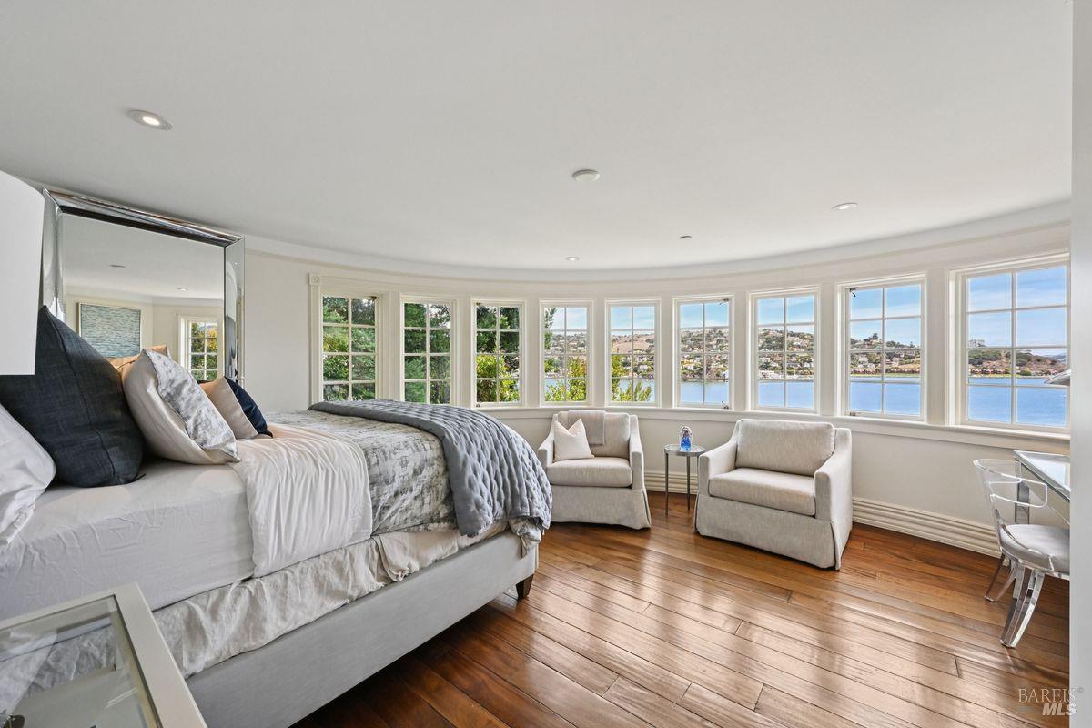 276 Beach Road