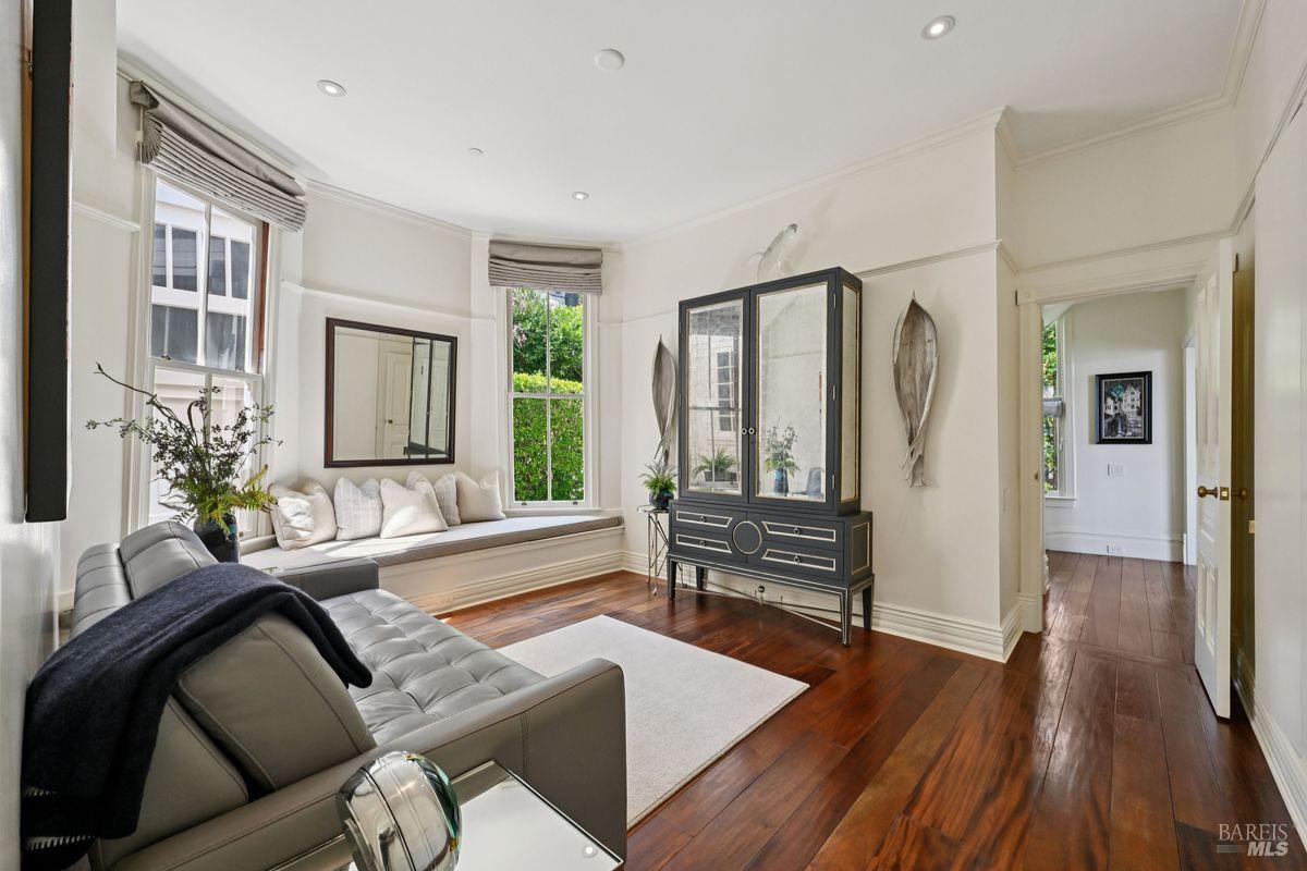 276 Beach Road