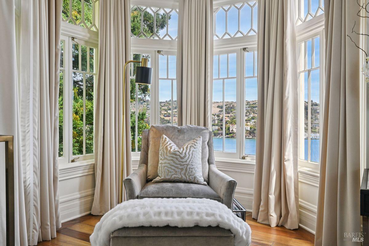 276 Beach Road