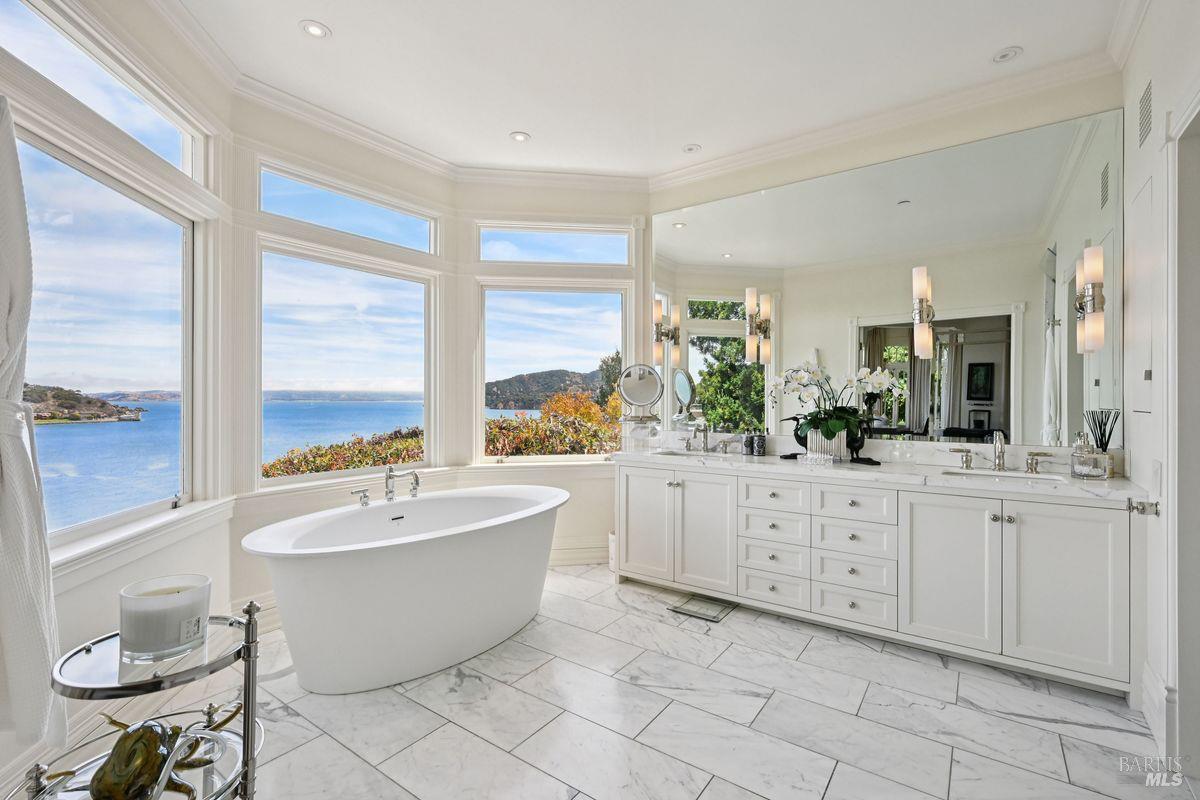 276 Beach Road