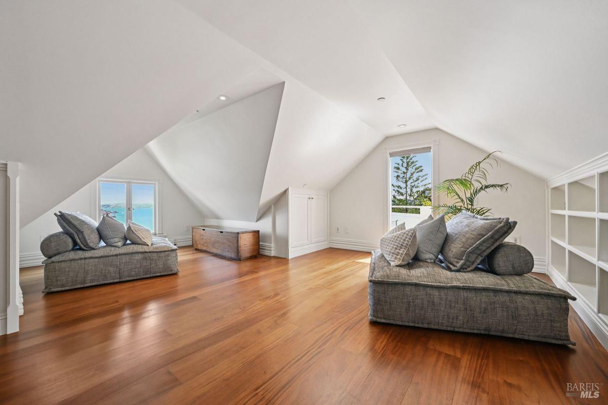 276 Beach Road