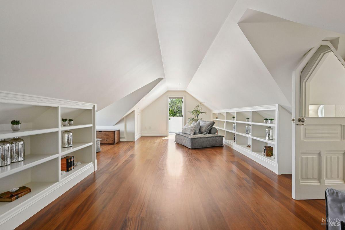 276 Beach Road