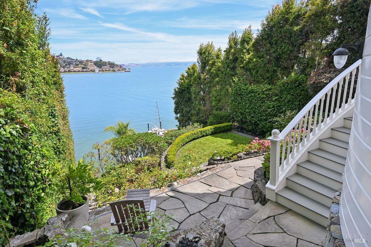 276 Beach Road