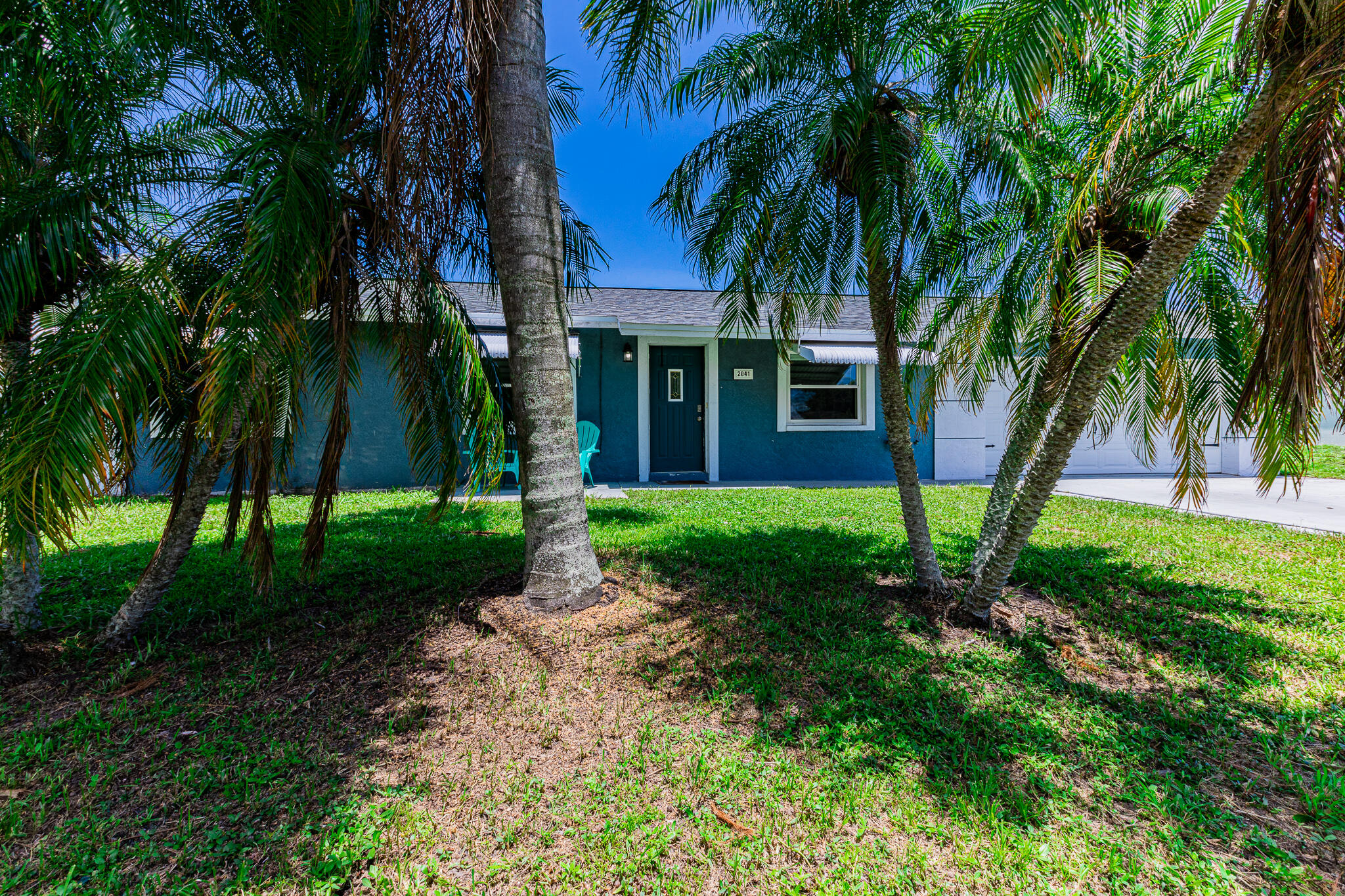 2041 Dogwood Street