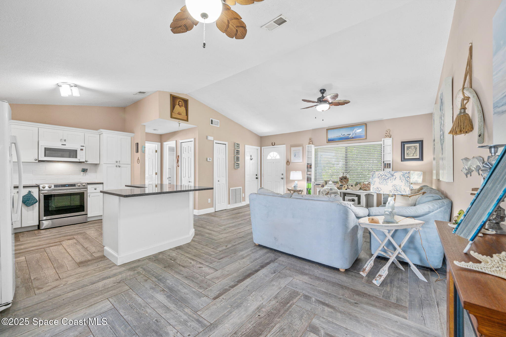 687 Di Lido Street NE