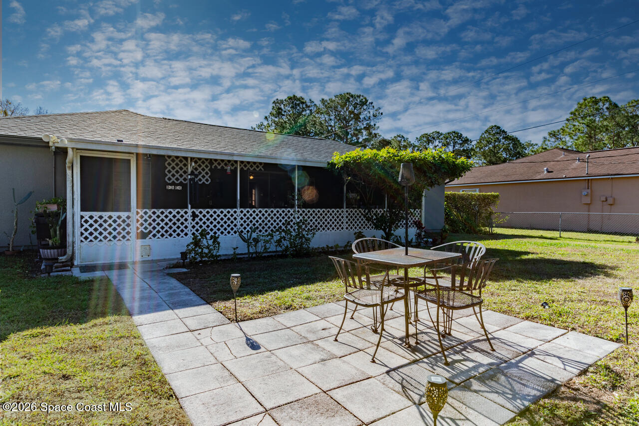 1117 Sapphire Street SE