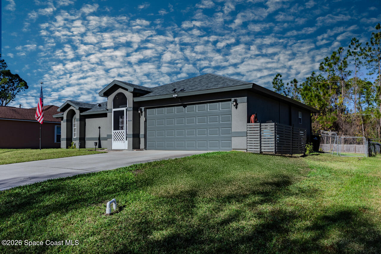 1117 Sapphire Street SE