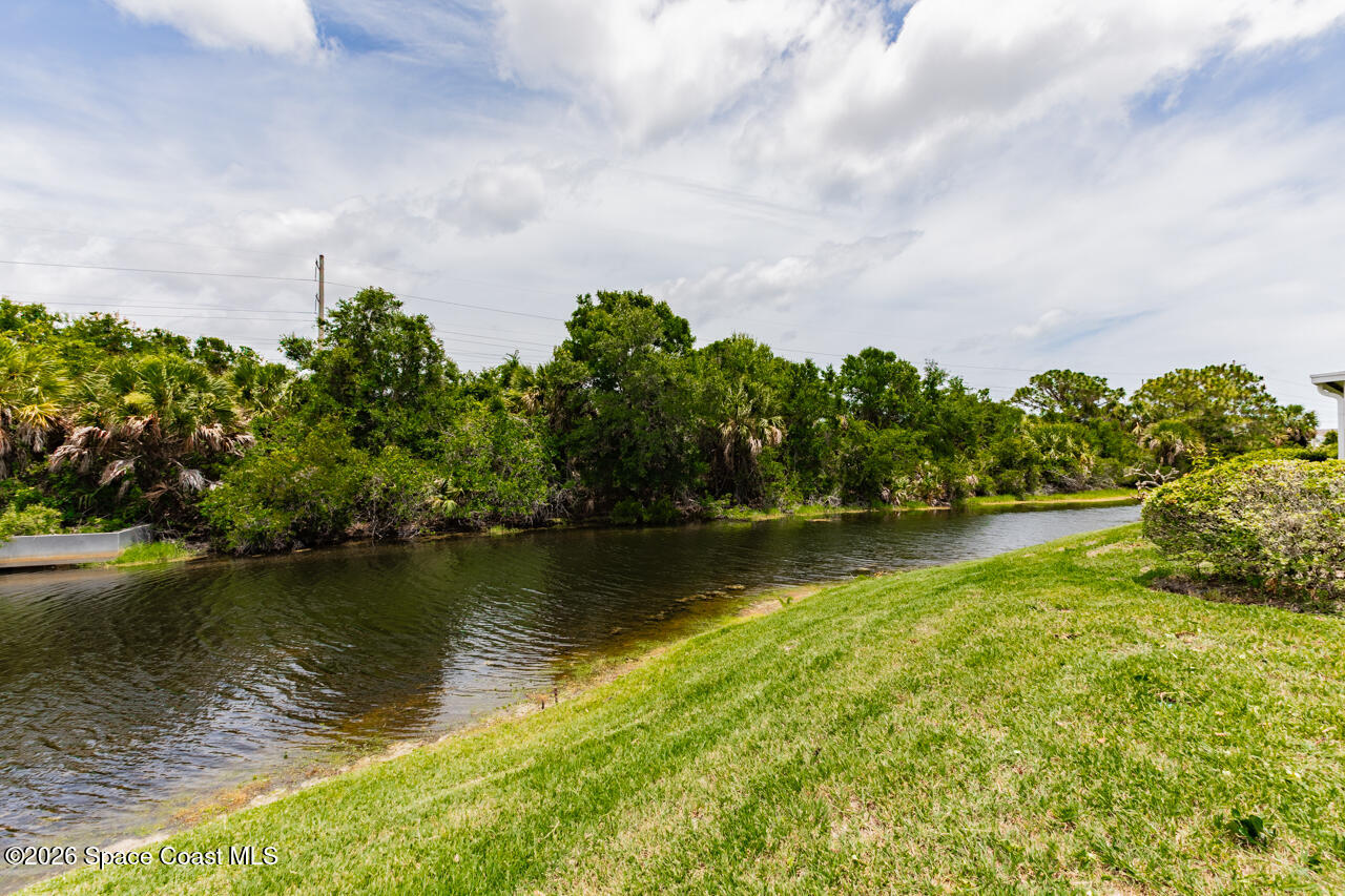 4895 Lake Waterford Way W 2-207