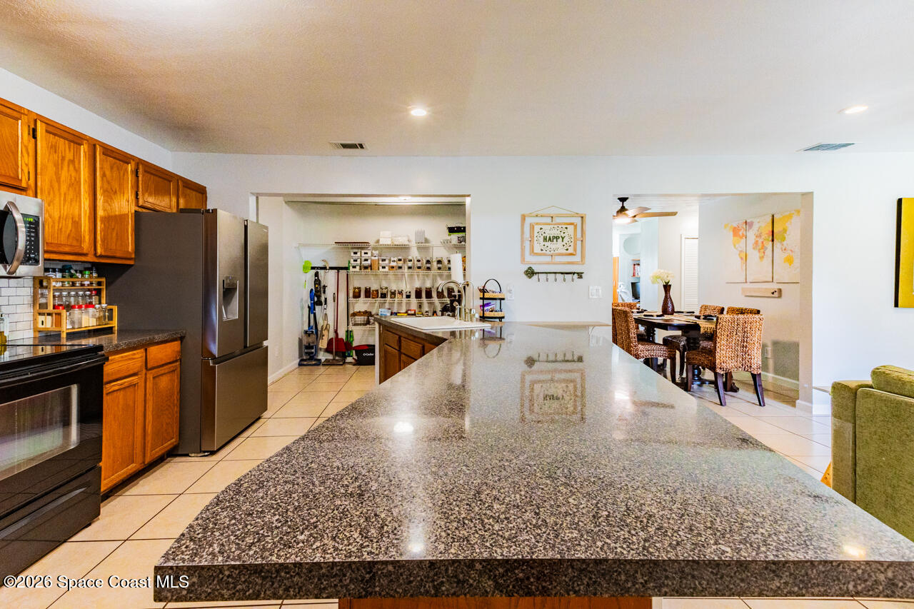 651 David Circle SW