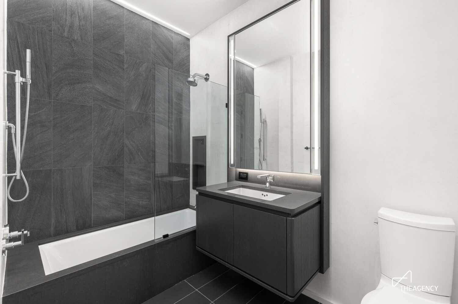 77 CHARLTON Street N6F