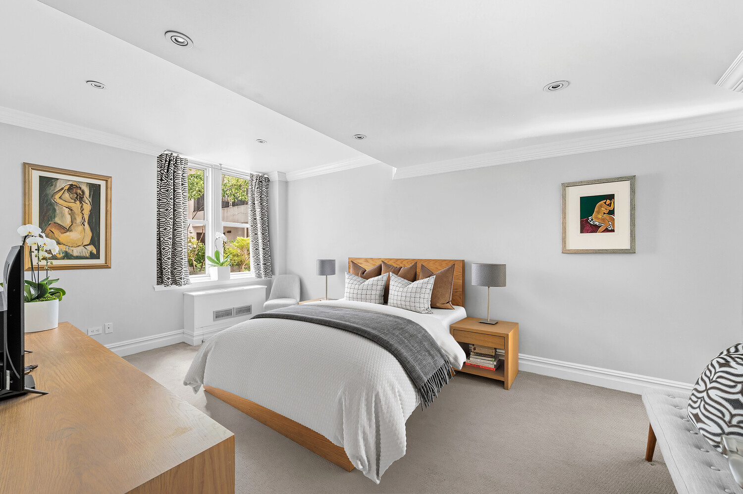 3 HANOVER Square 22B