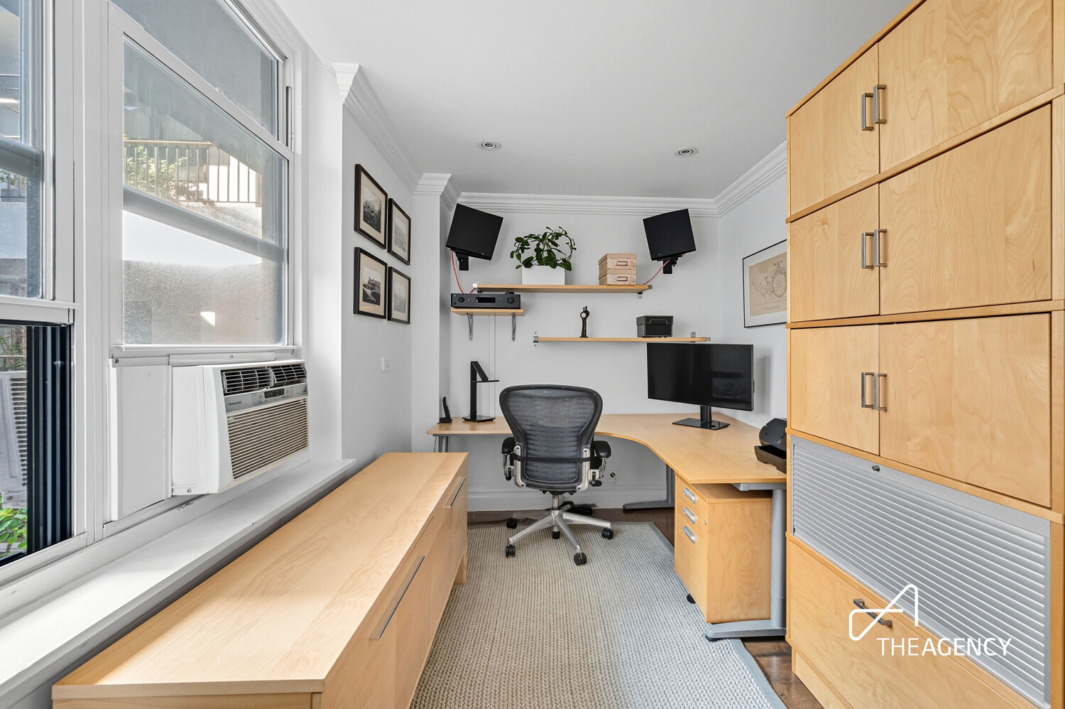 3 HANOVER Square 22B