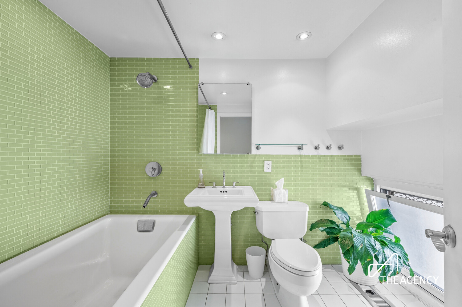 3 HANOVER Square 22B