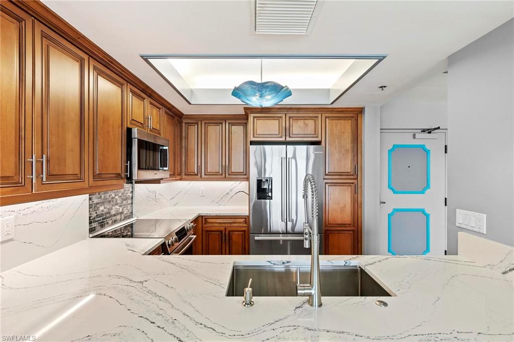 100 Collier BLVD N # 7 Unit: PH-7