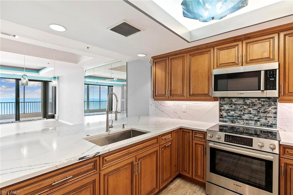 100 Collier BLVD N # 7 Unit: PH-7