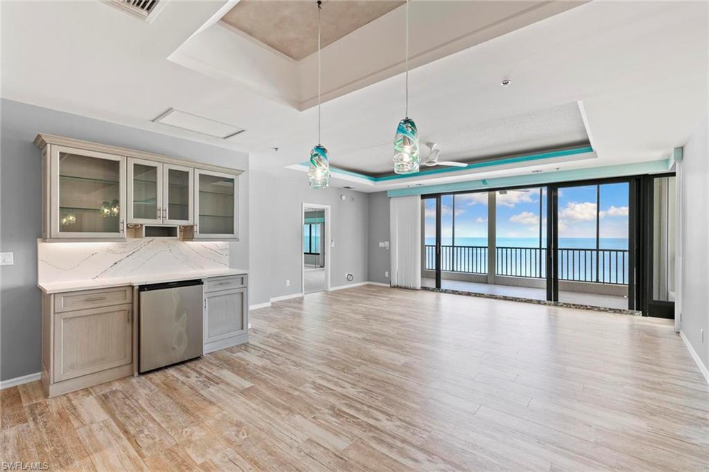 100 Collier BLVD N # 7 Unit: PH-7