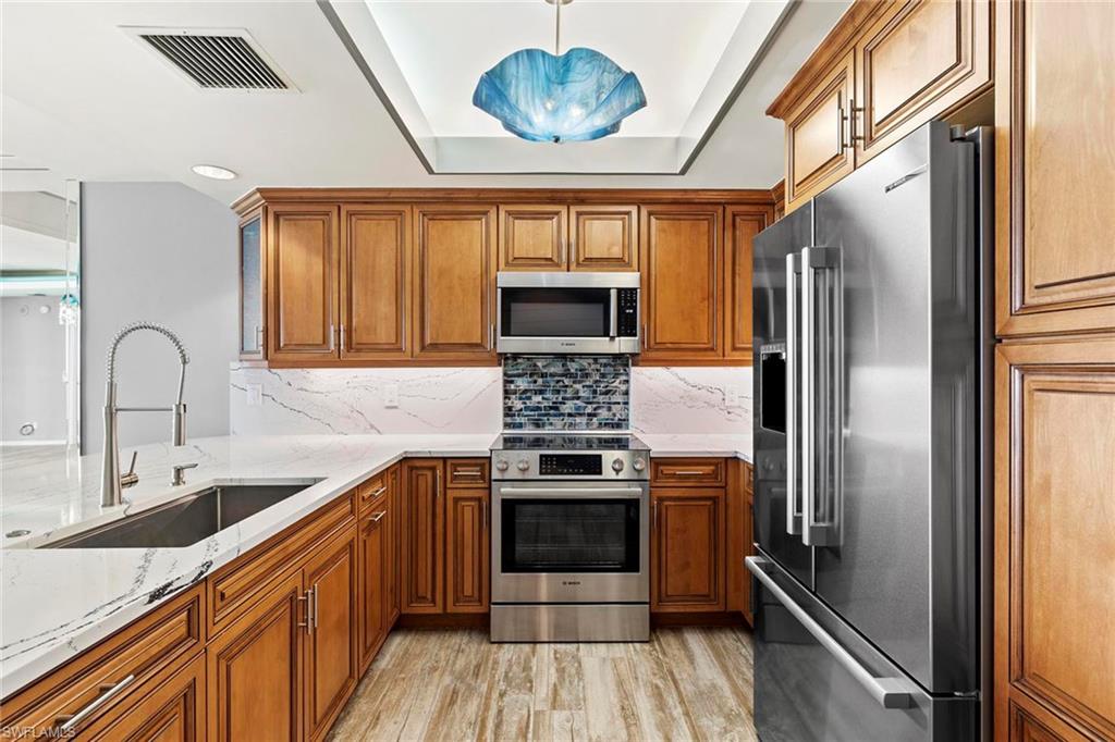 100 Collier BLVD N # 7 Unit: PH-7