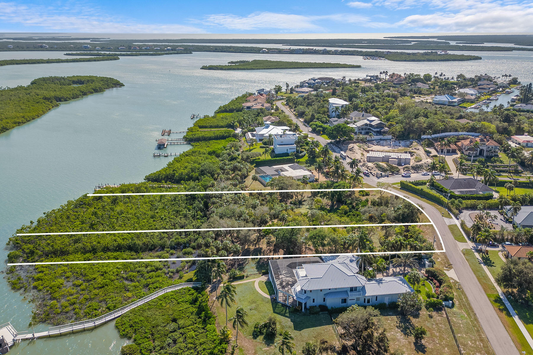 841 CAXAMBAS DRIVE