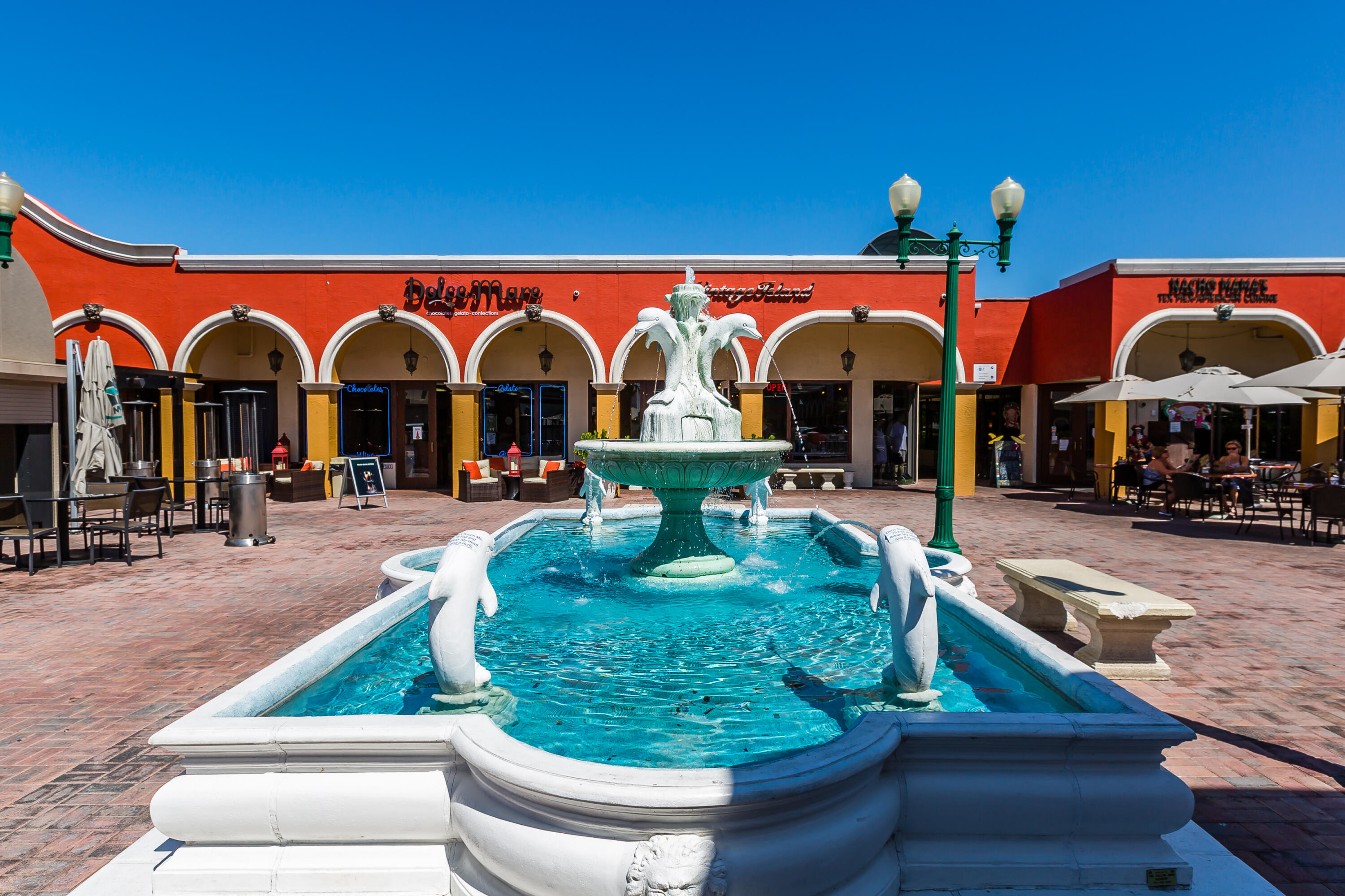 1709 WAVECREST COURT