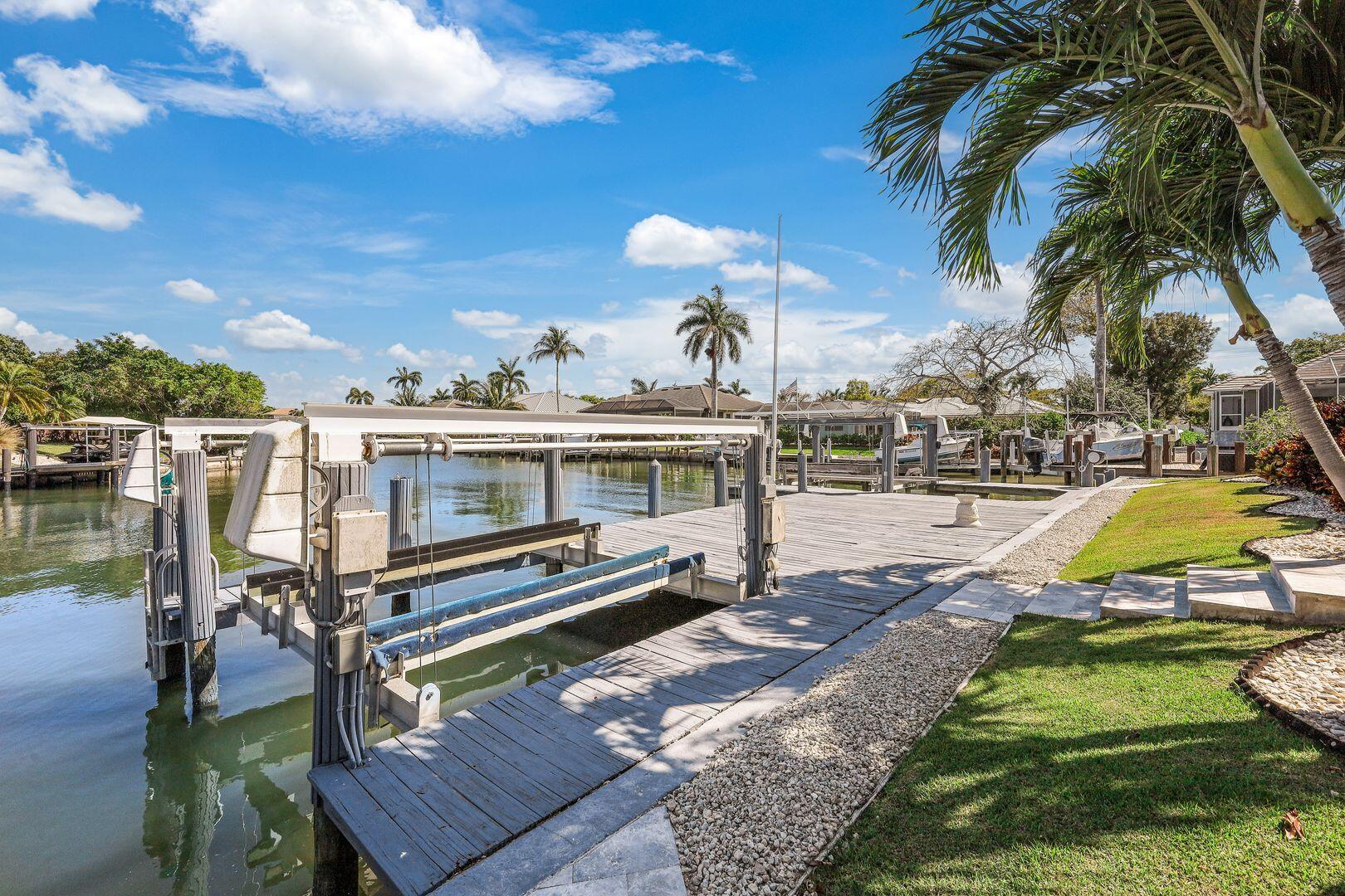 1709 WAVECREST COURT