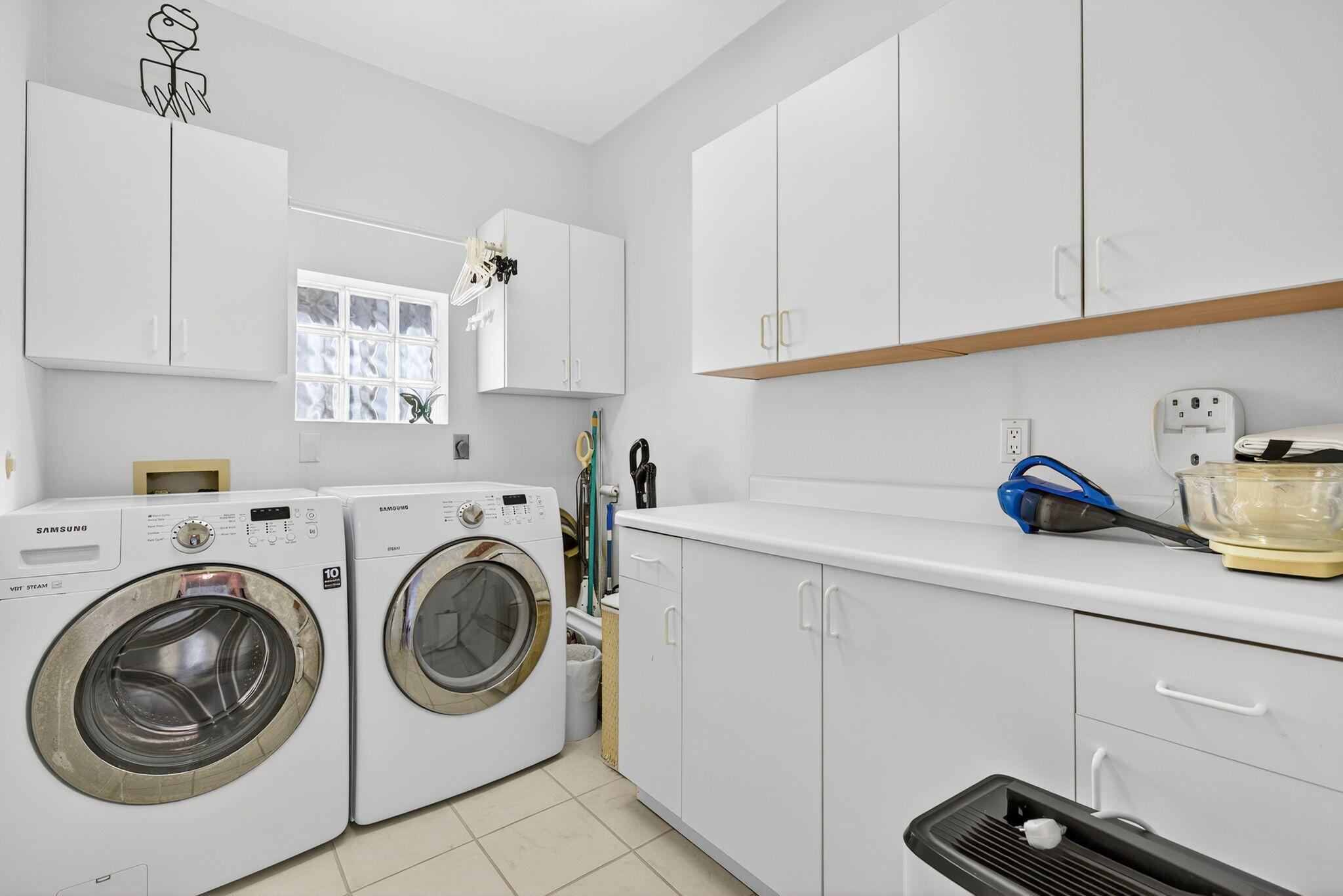 489 ADIRONDACK COURT