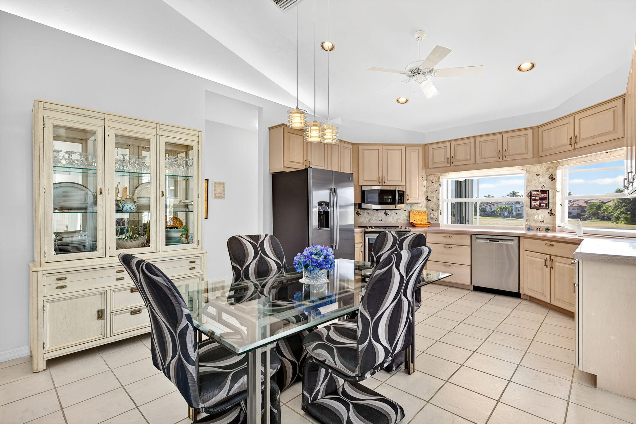 489 ADIRONDACK COURT