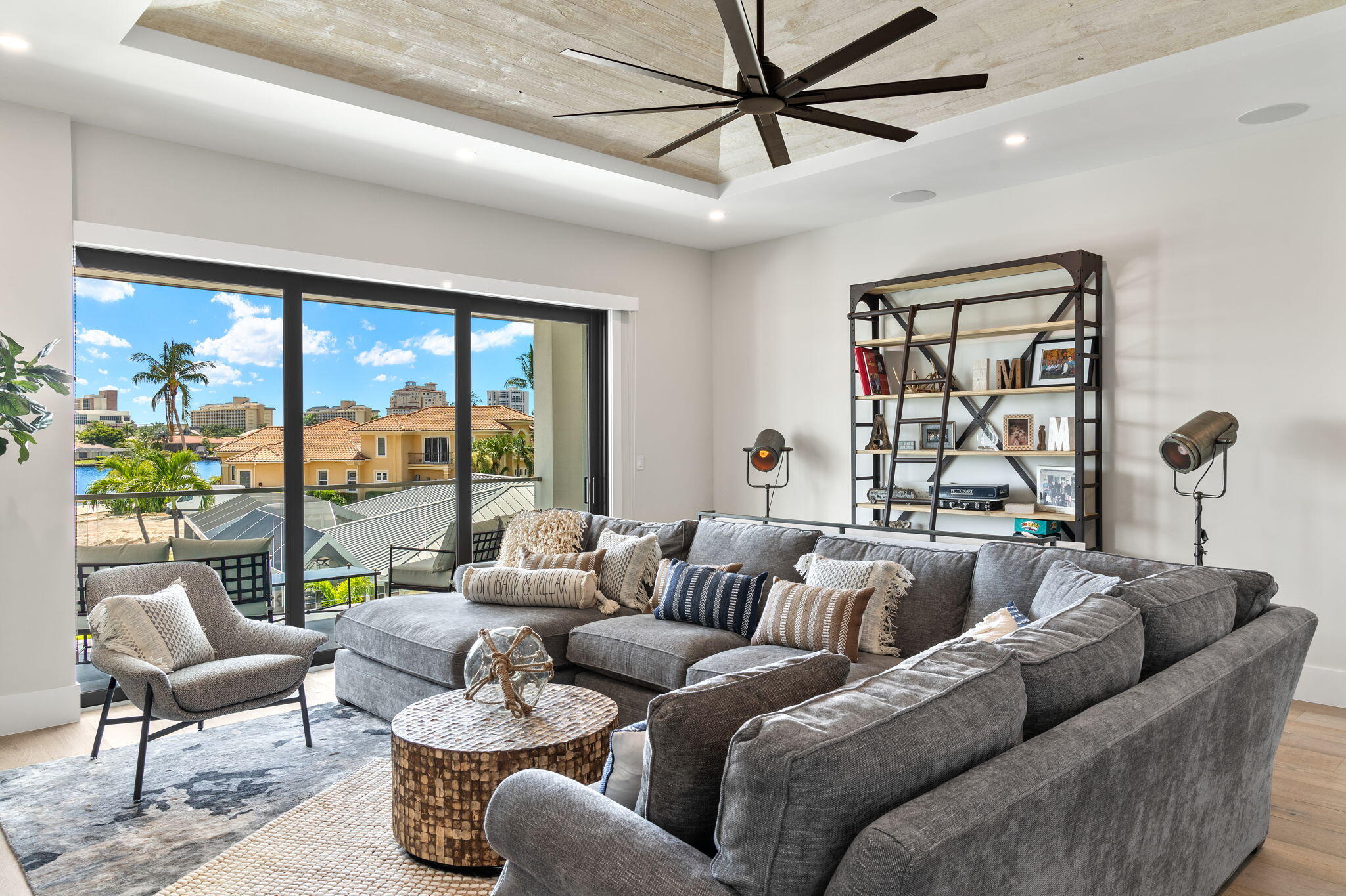 1113 LAMPLIGHTER COURT