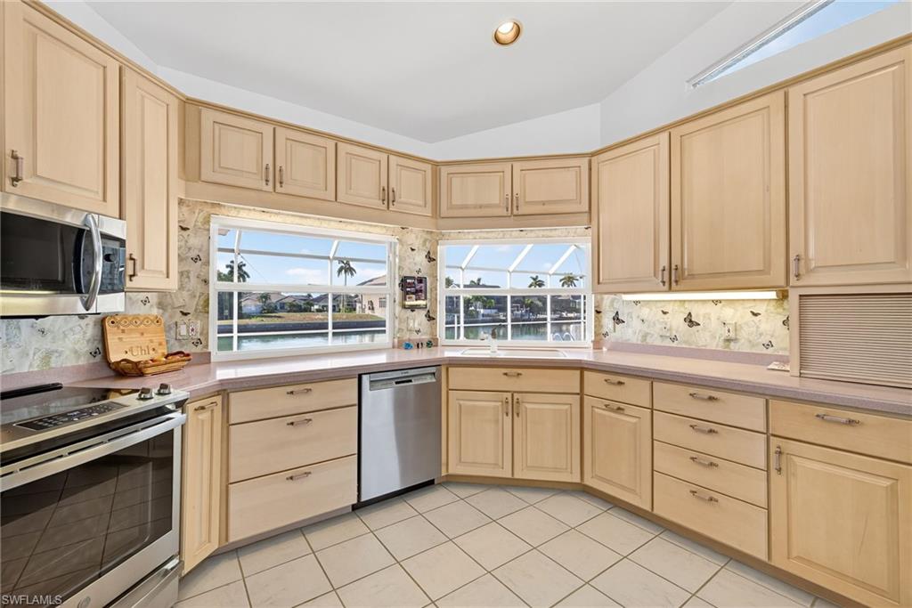 489 Adirondack CT