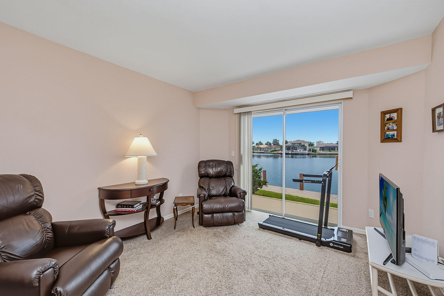 1186 STRAWBERRY COURT