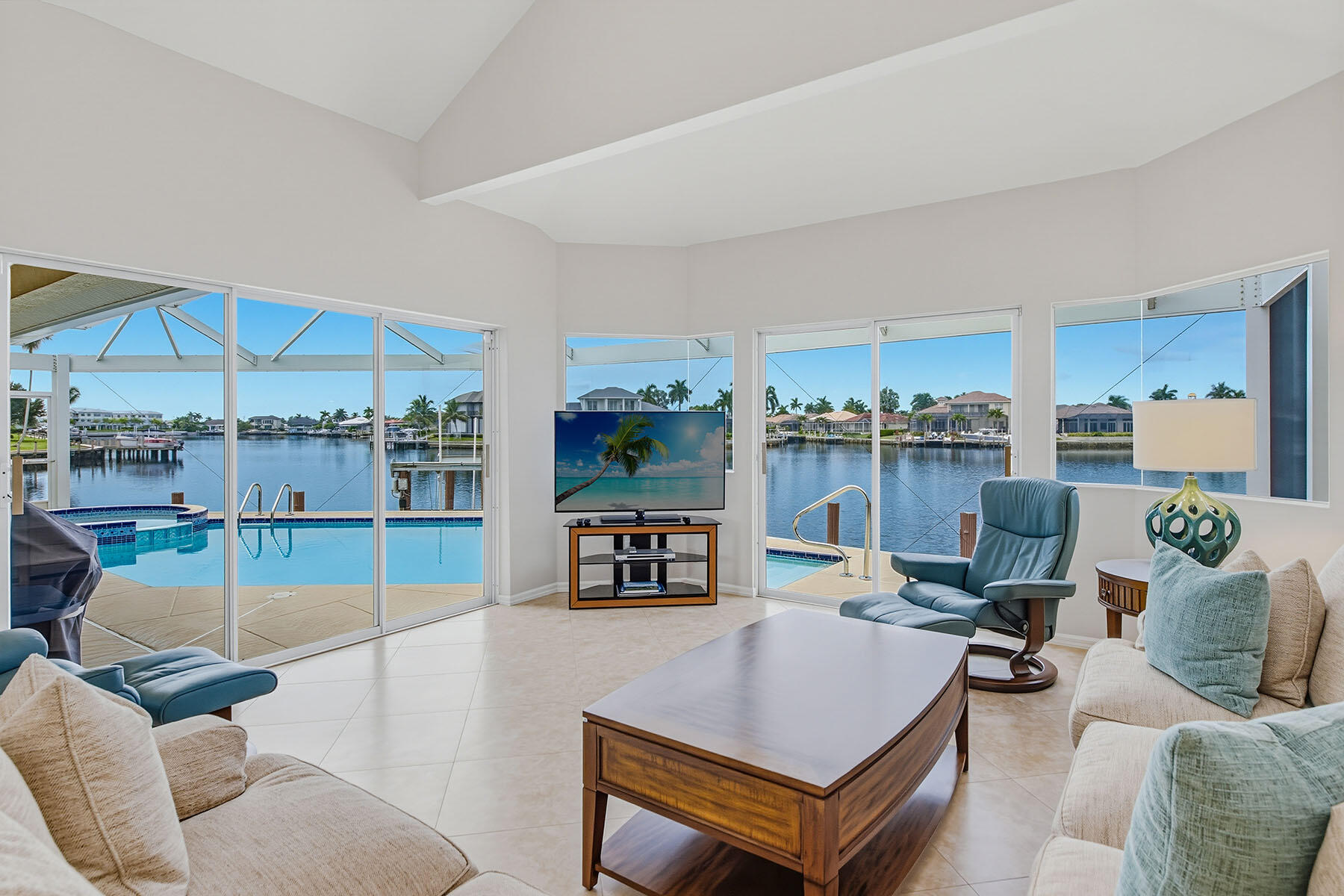 1186 STRAWBERRY COURT