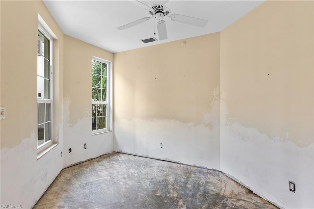 129 Colonade CIR Unit: 402