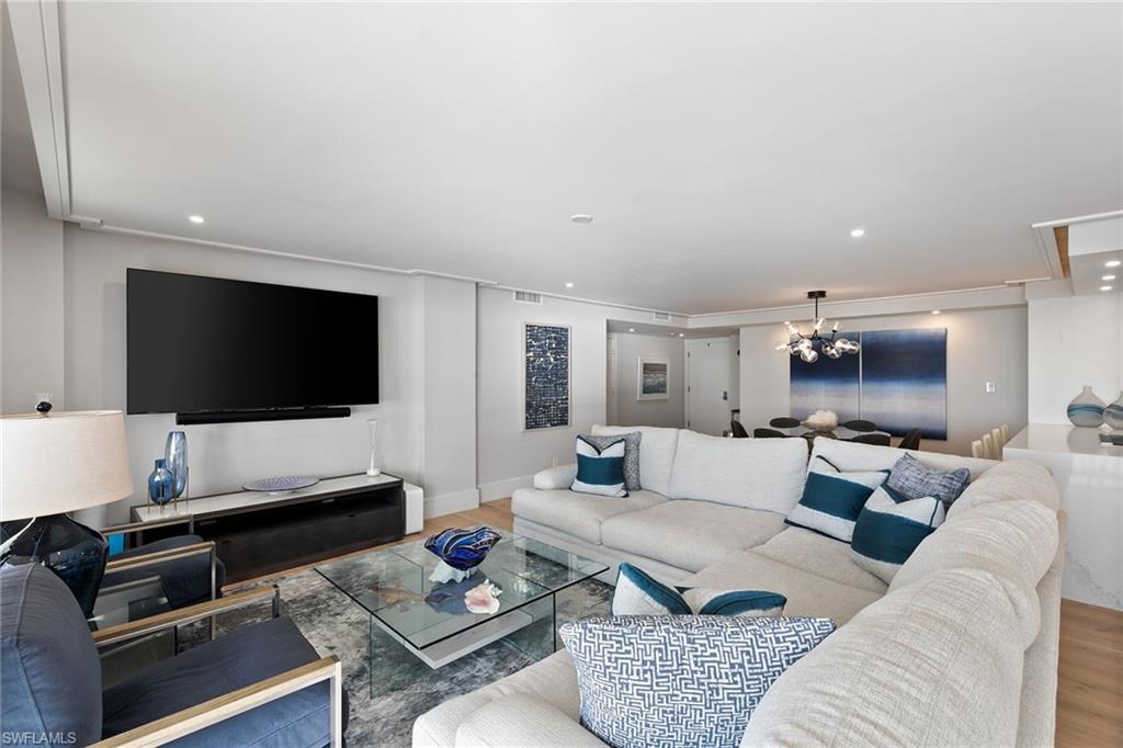 2171 Gulf Shore BLVD N # 502