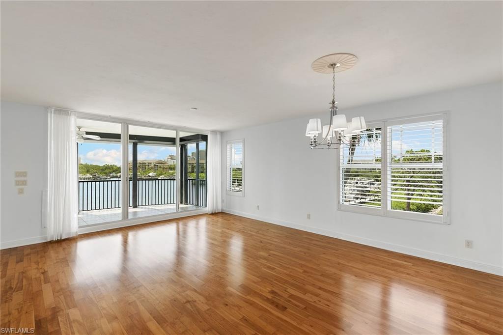 420 Cove Tower DR # 304