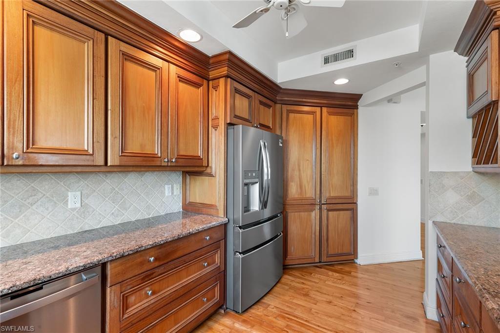 420 Cove Tower DR # 304