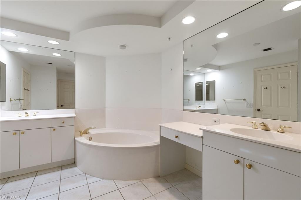 420 Cove Tower DR # 304