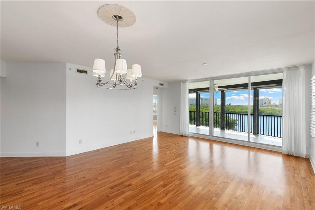 420 Cove Tower DR # 304