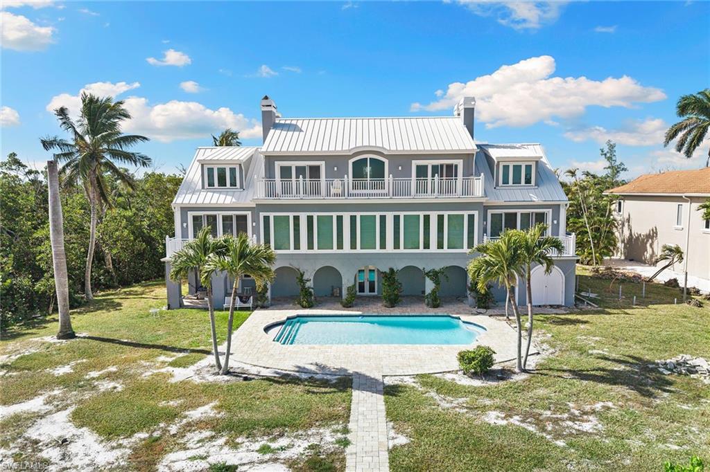 1069 Bird LN
