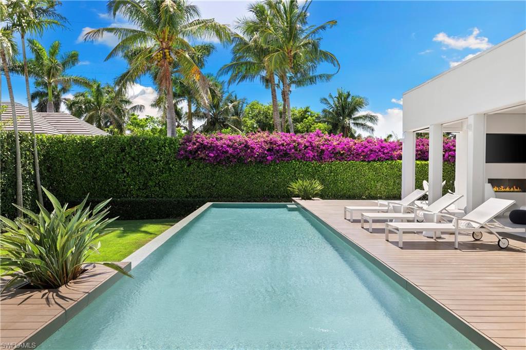 652 Bougainvillea RD