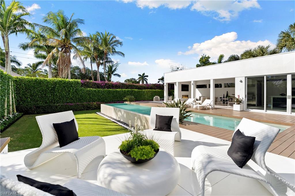 652 Bougainvillea RD