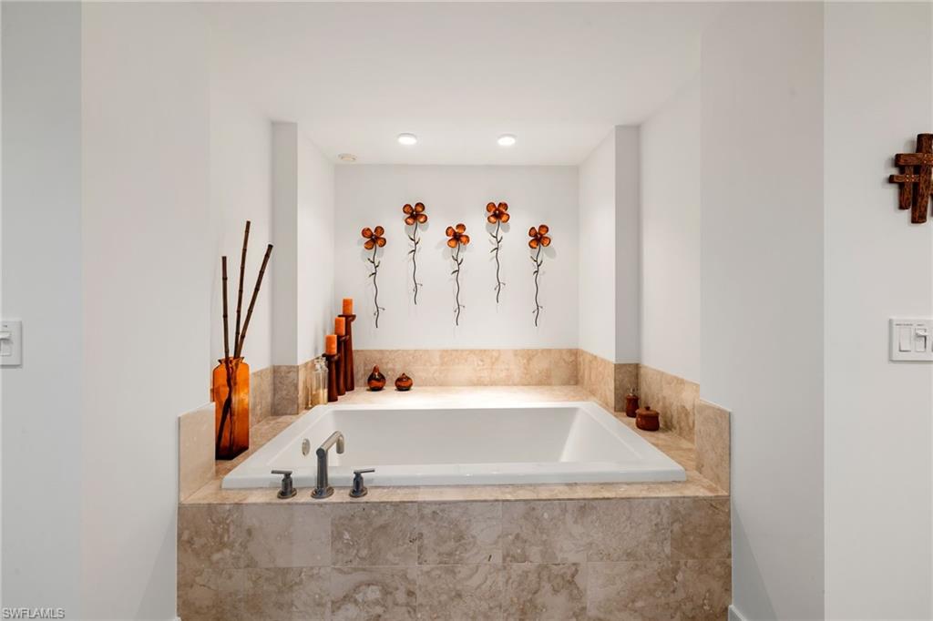 11125 Gulf Shore DR # 7 Unit: PH-7