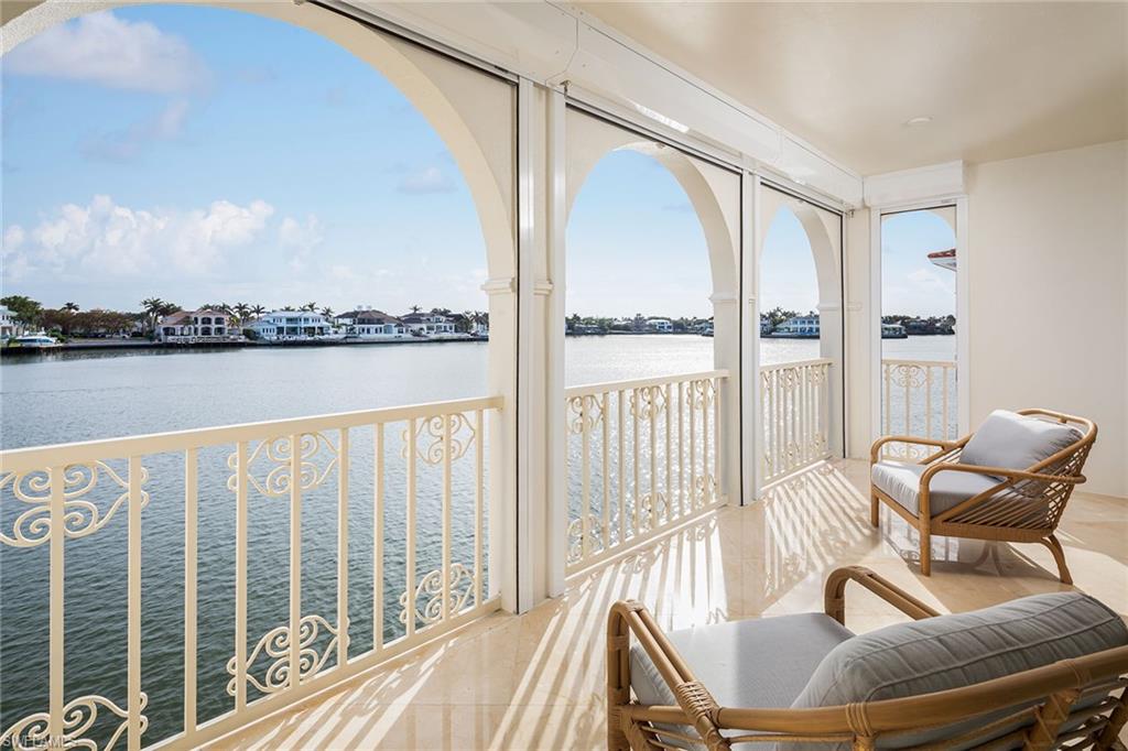 4000 Gulf Shore BLVD N # 1500, NAPLES Unit: 1500
