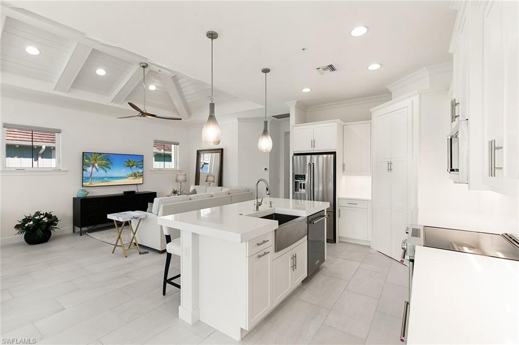 6585 Dominica DR # 201